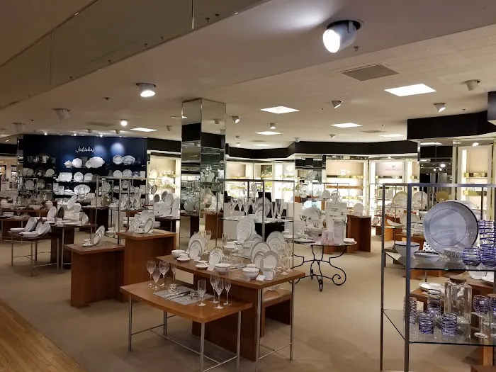 Bloomingdale's 3