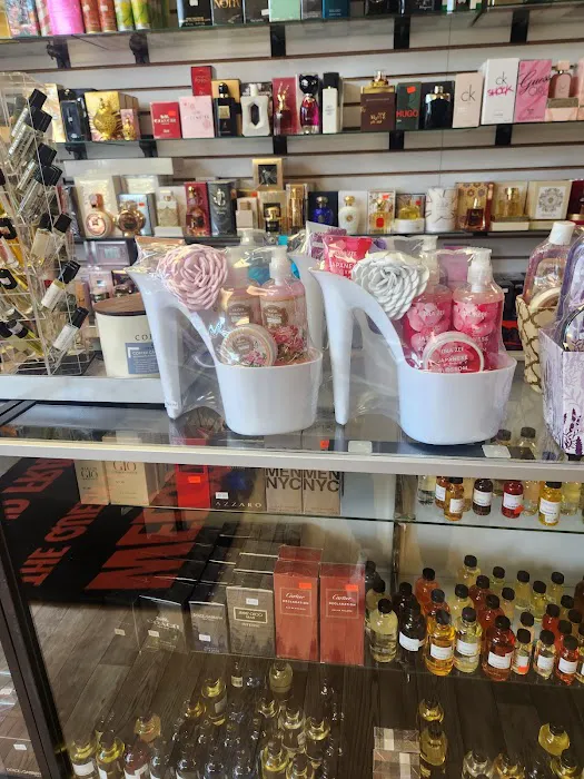 The Queen's Beauty Supply and Fragrances 4