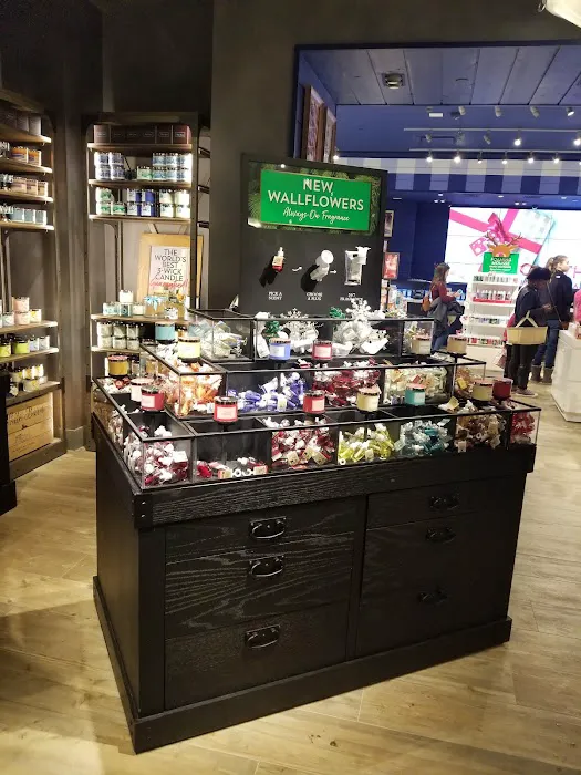 Bath & Body Works 4