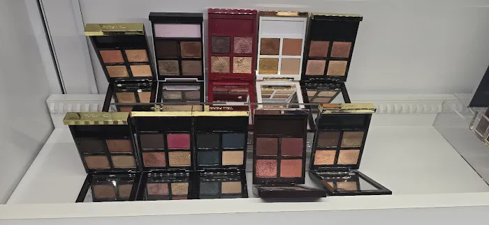 The Cosmetics Company Store 5