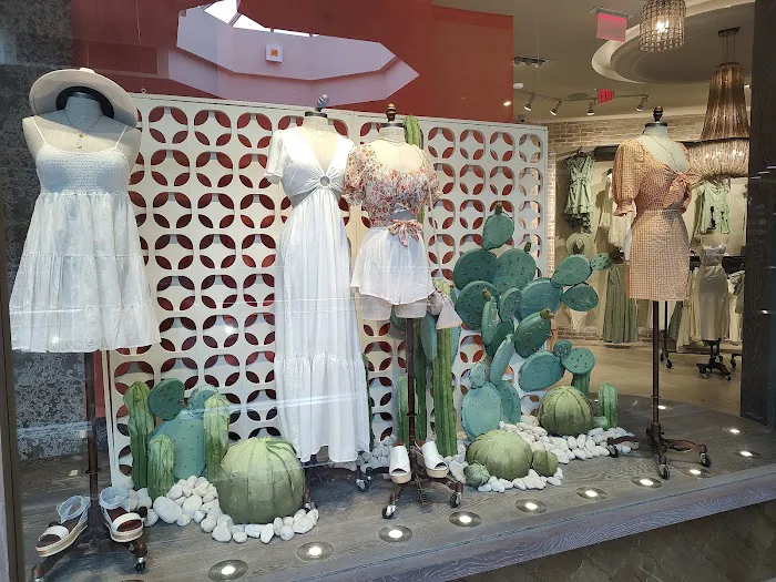 Altar'd State Hanes Mall 4