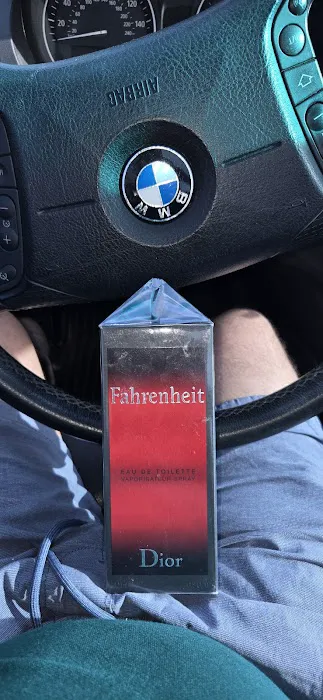 Perfumes and Colognes 0