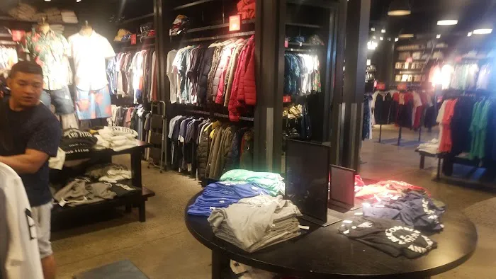 Abercrombie & Fitch 1