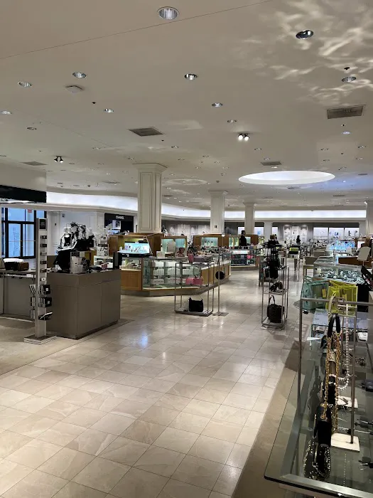 Saks Fifth Avenue 6