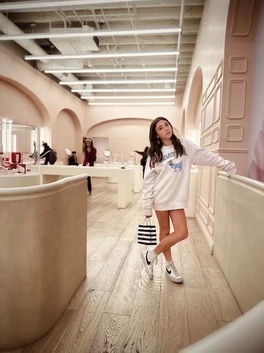 Glossier Philadelphia 9