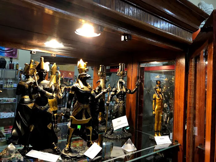 Harry's World (metaphysical gift store) 0