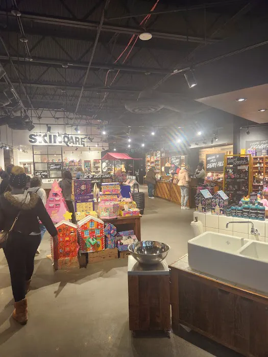 Lush Cosmetics Cherry Hill 3