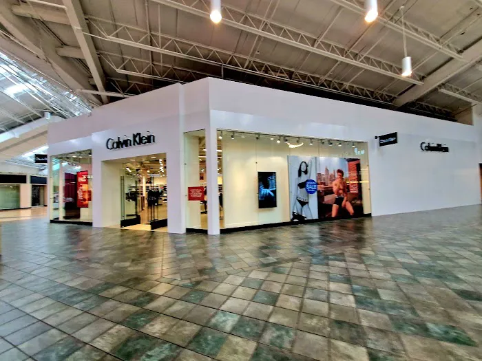 Calvin Klein 9