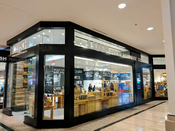 Lush Cosmetics Bridgewater Commons 0