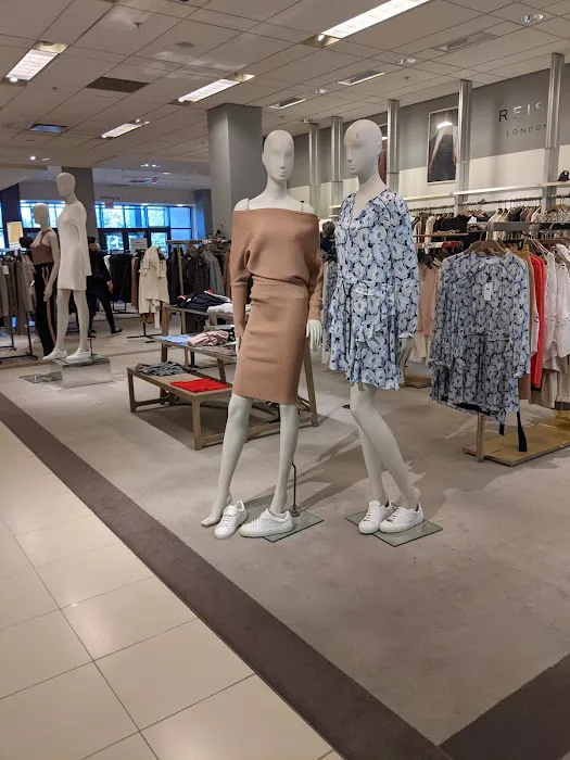 Bloomingdale's 8