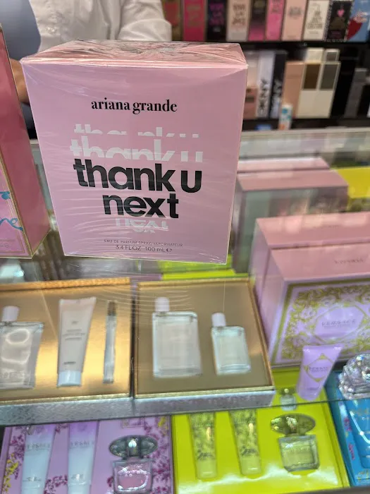 FRAGRANTICS, PERFUME STORE 3