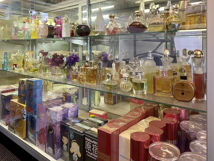 His & Her Fragrances 4
