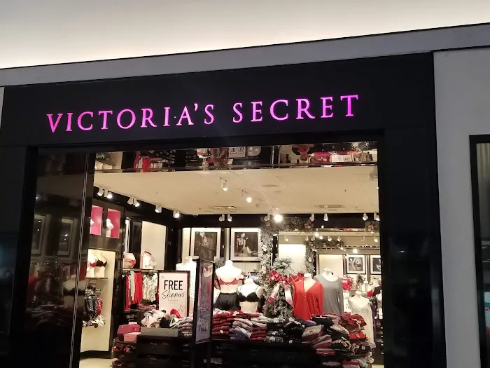 Victoria's Secret & PINK by Victoria's Secret 6