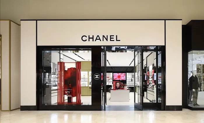 CHANEL FRAGRANCE AND BEAUTY BOUTIQUE 2