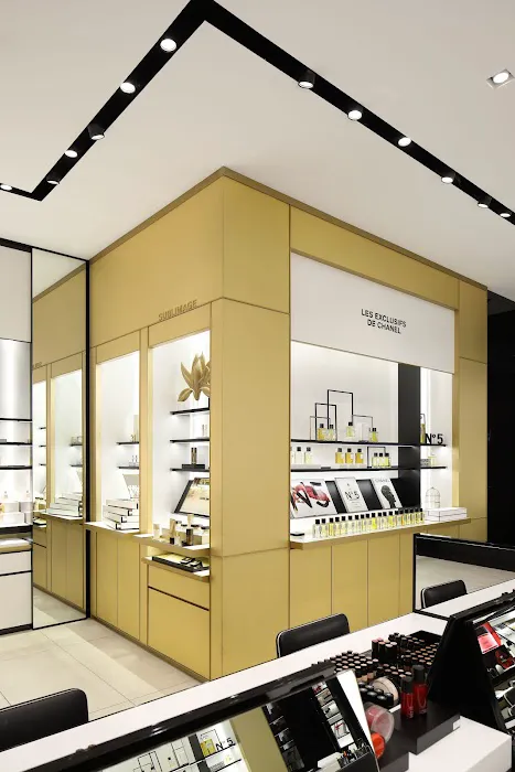 CHANEL FRAGRANCE AND BEAUTY BOUTIQUE 3