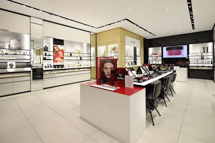 CHANEL FRAGRANCE AND BEAUTY BOUTIQUE 4