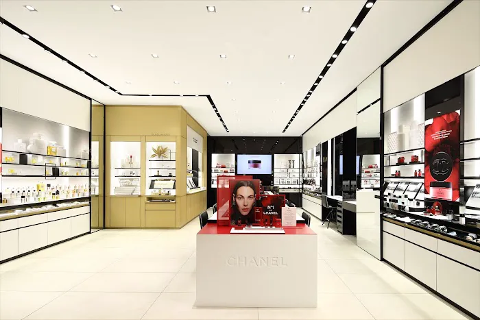 CHANEL FRAGRANCE AND BEAUTY BOUTIQUE 8