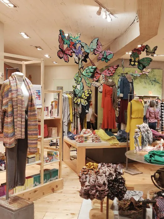 Anthropologie 8