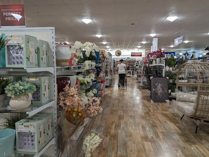 Marshalls & HomeGoods 7