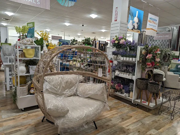 Marshalls & HomeGoods 8