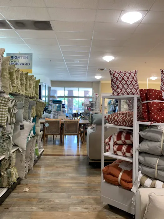 Marshalls & HomeGoods 9