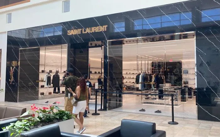 Saint Laurent 2