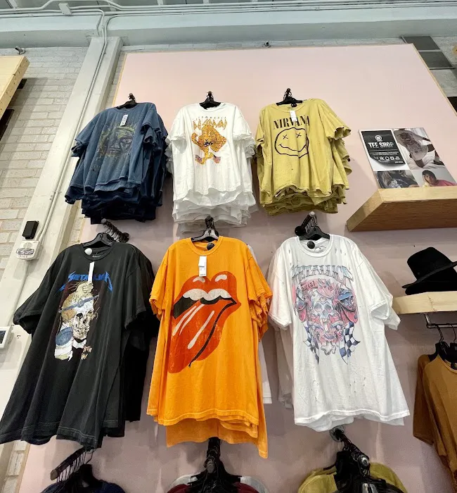 Urban Outfitters 8