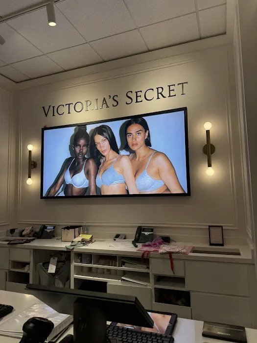 Victoria's Secret & PINK by Victoria's Secret 4
