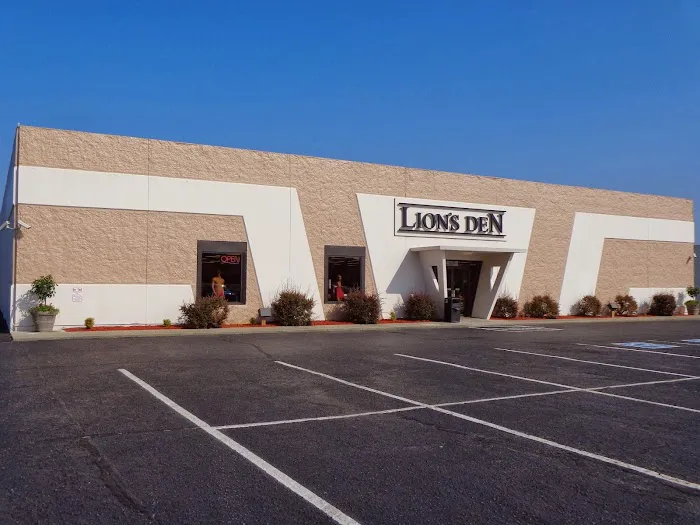 Lion's Den 0