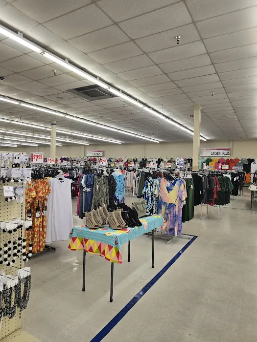Roses Discount Store 9