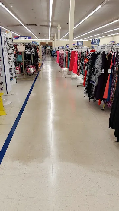 Roses Discount Store 0