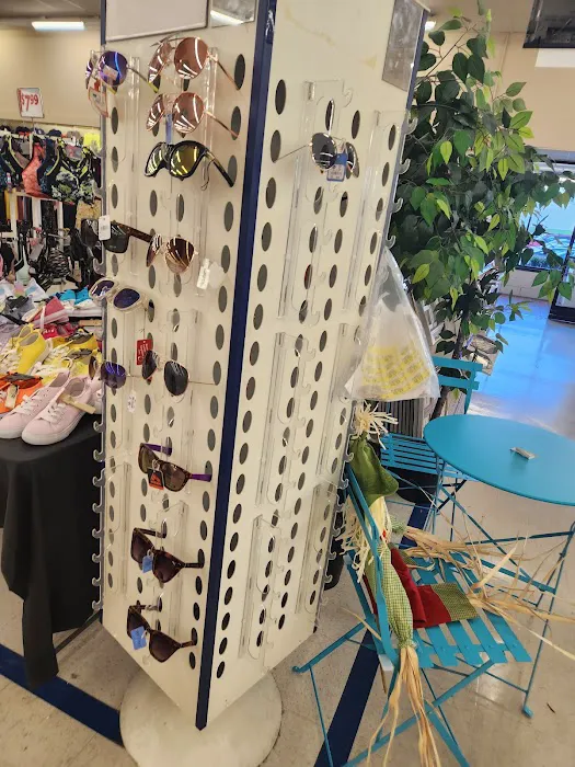 Roses Discount Store 6