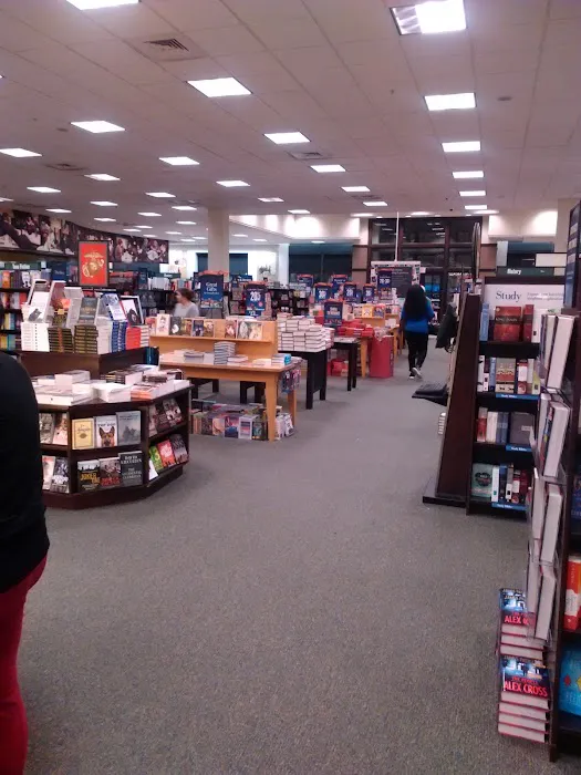 Barnes & Noble 5