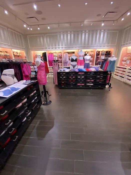 Victoria's Secret & PINK by Victoria's Secret 0