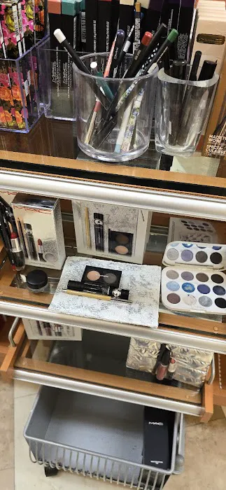 Cosmetics Company Store 4