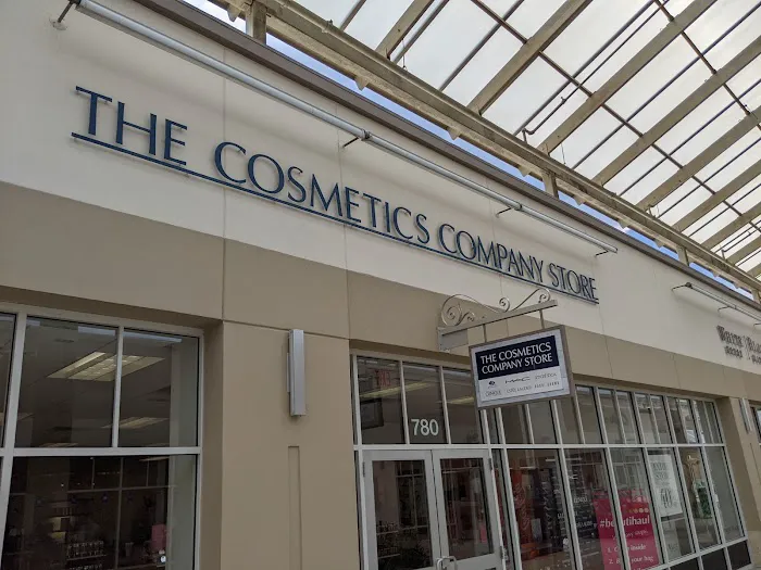 Cosmetics Company Store 7