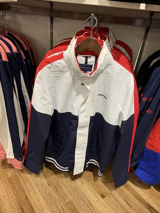 Tommy Hilfiger 4