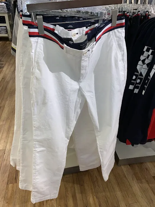 Tommy Hilfiger 6