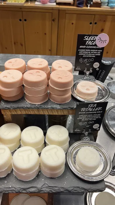 Lush Cosmetics Quaker Bridge 7