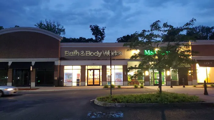 Bath & Body Works 1