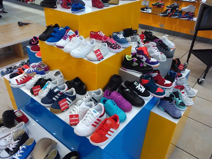 Shoppers World 6
