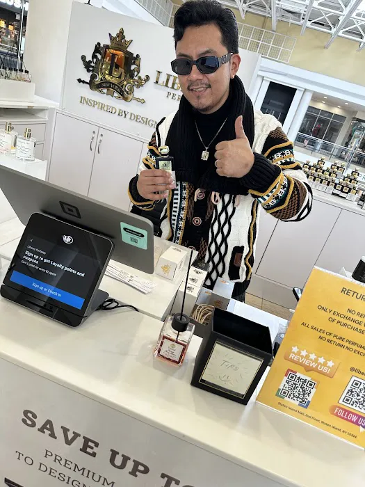Liberty Perfume / Staten Island Mall 6