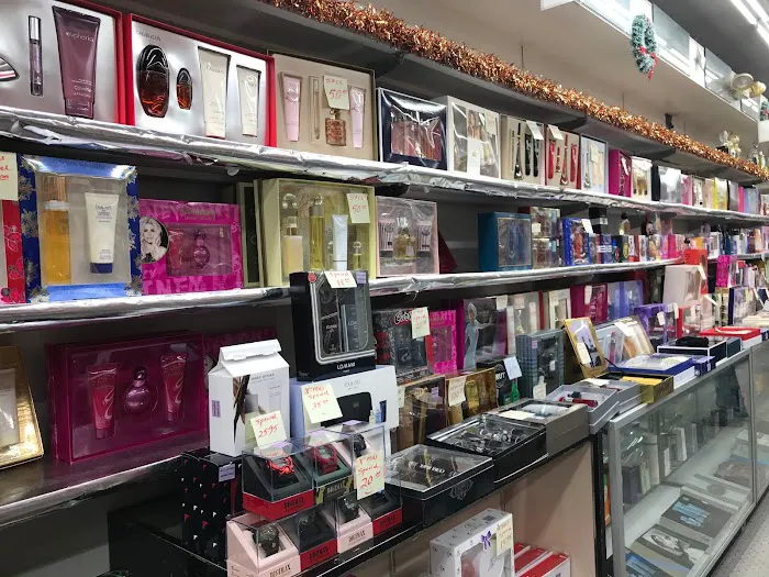 Aroma Perfumes & Gifts 3