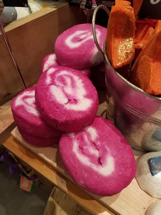 Lush Cosmetics Freehold Raceway Mall 2