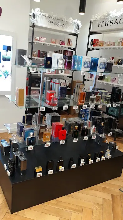 Fragrance.com 4