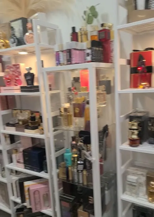 Lilly's Fragrance Boutique 0