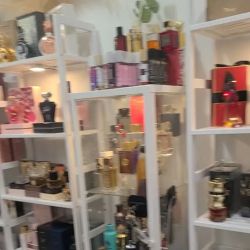 Lilly's Fragrance Boutique ico