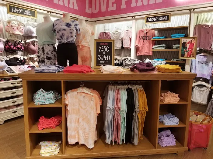 Victoria's Secret & PINK by Victoria's Secret 8