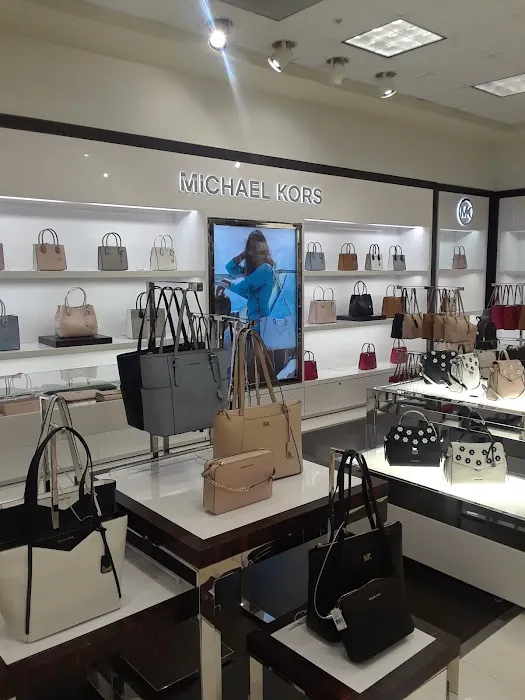 Michael Kors 9