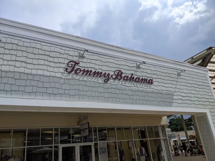 Tommy Bahama Outlet 9